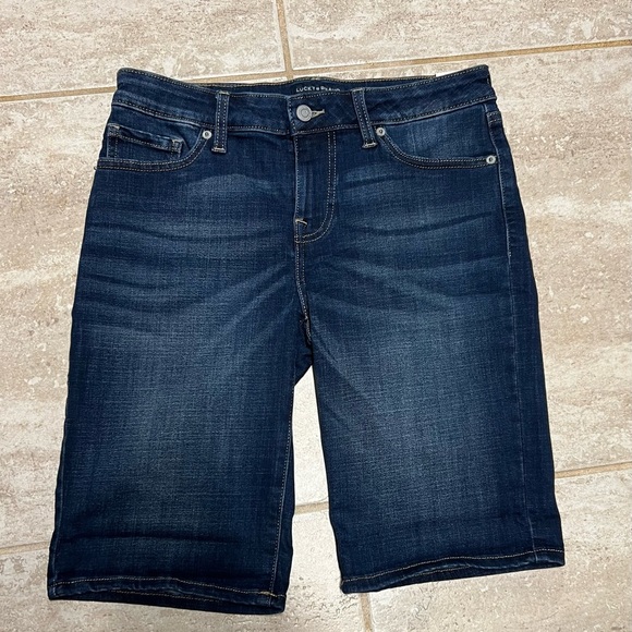 ☘️Lucky Brand Stretch Denim Bermuda Shorts-NWT -☘️SZ 4 - Picture 8 of 15